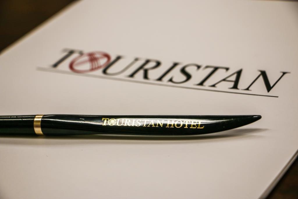 בישקק Tourasia Hotel מראה חיצוני תמונה