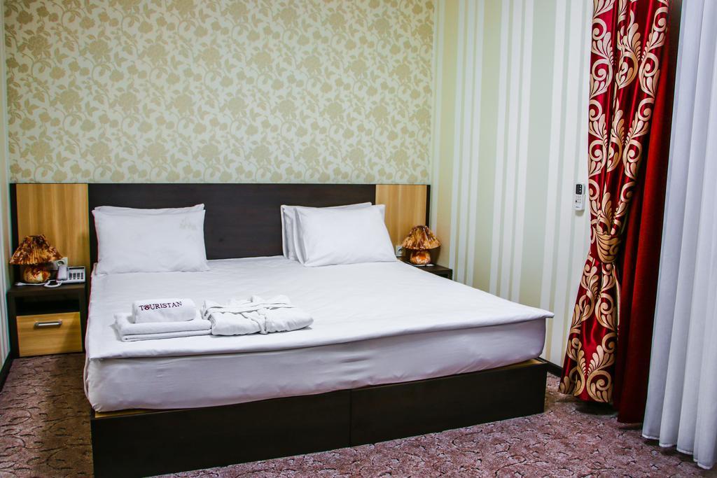 בישקק Tourasia Hotel חדר תמונה