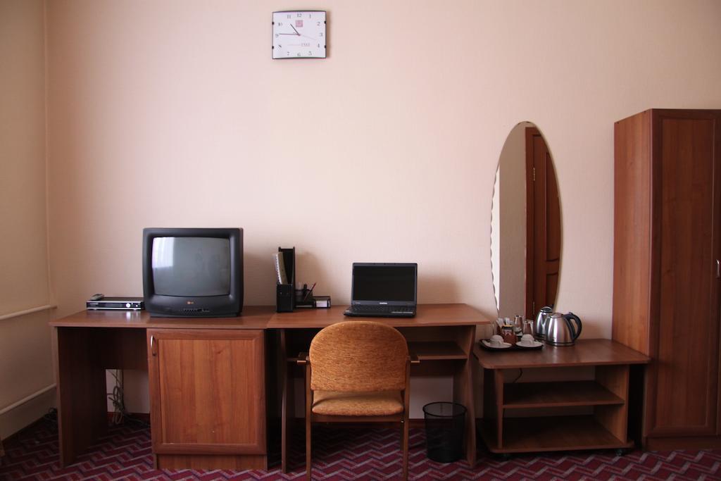 בישקק Tourasia Hotel חדר תמונה
