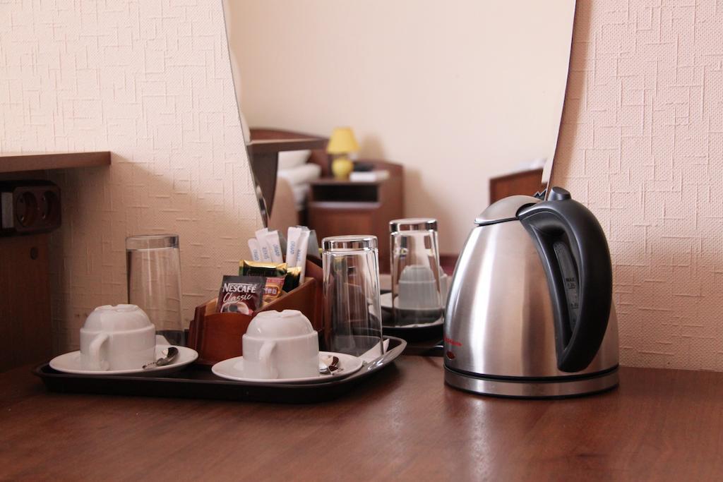 בישקק Tourasia Hotel חדר תמונה
