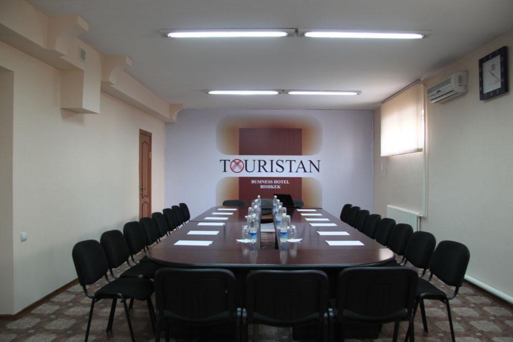 בישקק Tourasia Hotel מראה חיצוני תמונה