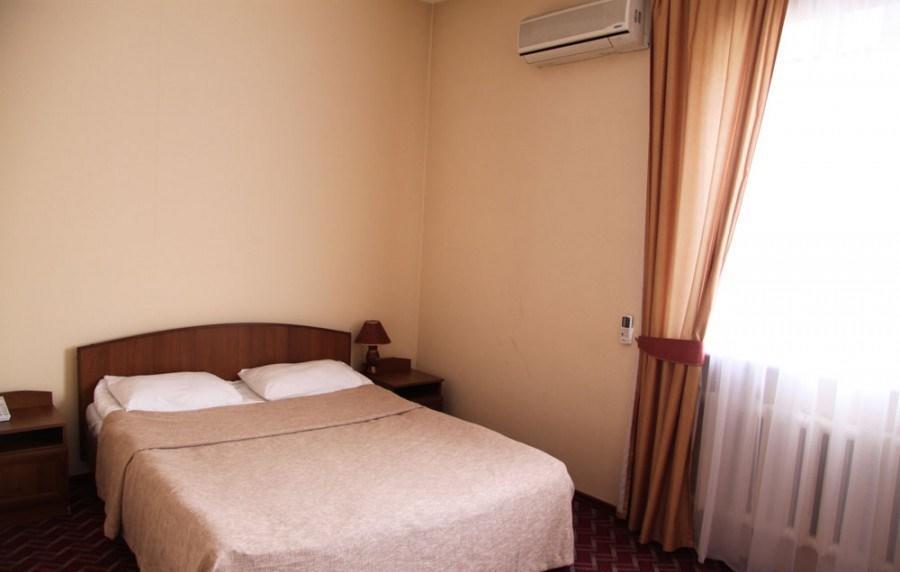 בישקק Tourasia Hotel מראה חיצוני תמונה