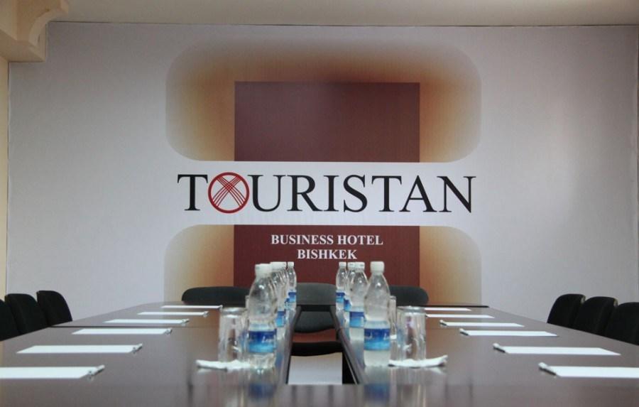 בישקק Tourasia Hotel מראה חיצוני תמונה