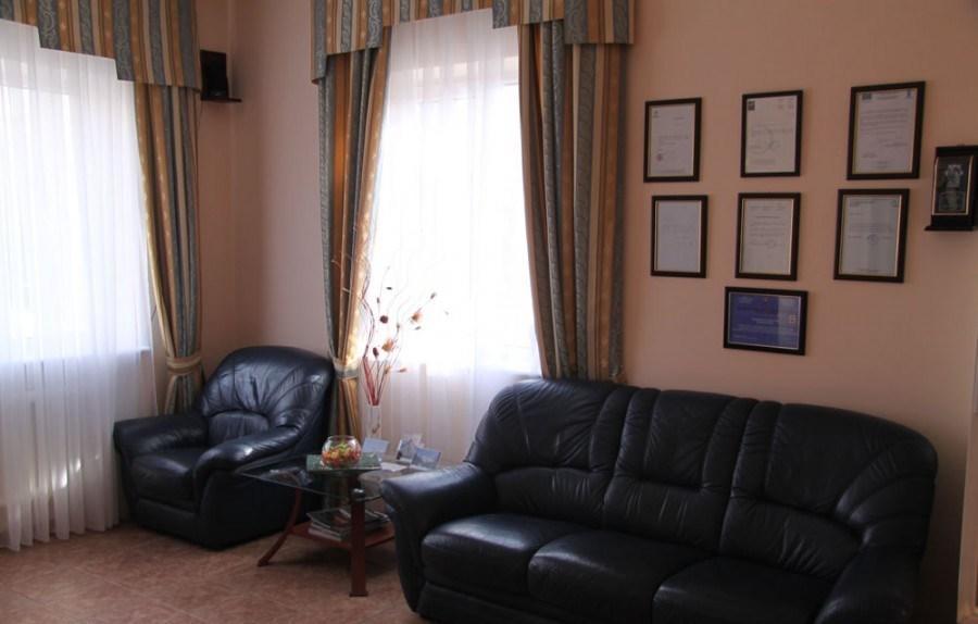 בישקק Tourasia Hotel מראה חיצוני תמונה