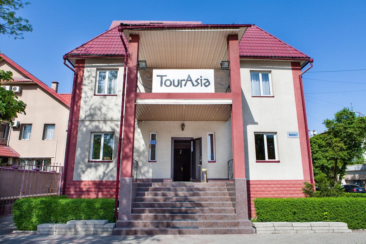 בישקק Tourasia Hotel מראה חיצוני תמונה