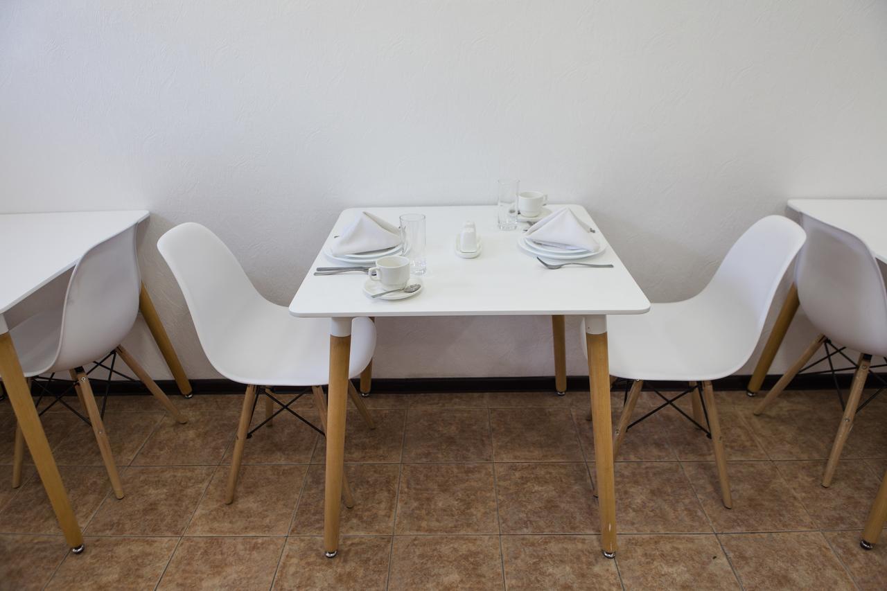 בישקק Tourasia Hotel מראה חיצוני תמונה